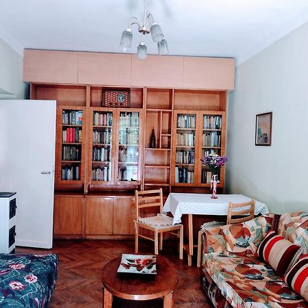 Era Echoes - Preserved Historical Apartment تيرانا المظهر الخارجي الصورة